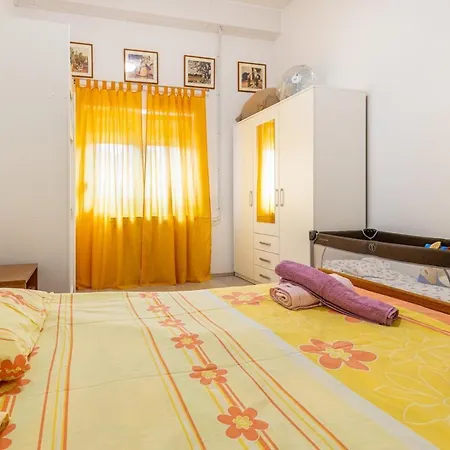 Casa de hóspedes Biserka In 4*