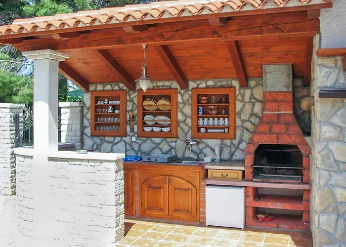 Biserka In 4* Banjole