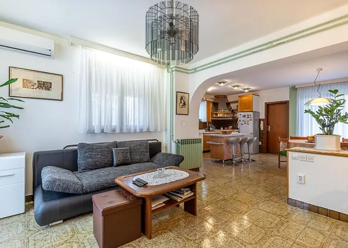 Biserka In Gæstehus Banjole