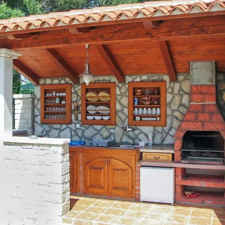 Biserka In 4* Banjole